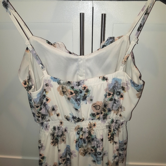 Dynamite Floral Summer Dress - Picture 6 of 11